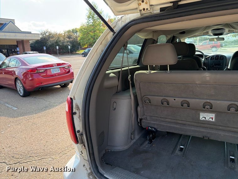 image for item DT3065 2003 Dodge Grand Caravan van