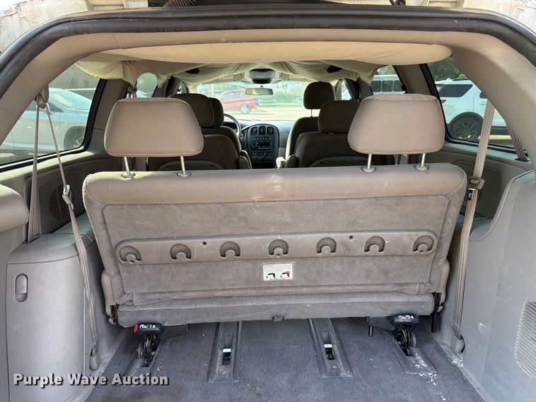 image for item DT3065 2003 Dodge Grand Caravan van