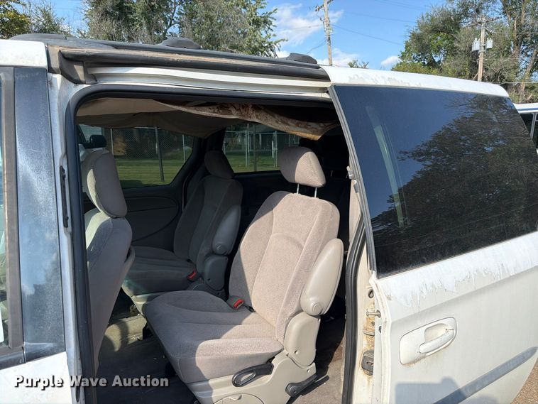 image for item DT3065 2003 Dodge Grand Caravan van