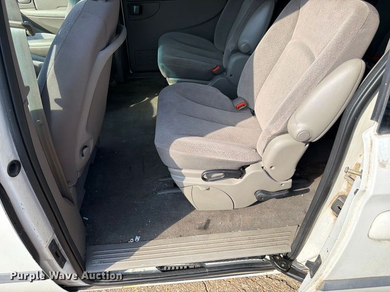 image for item DT3065 2003 Dodge Grand Caravan van