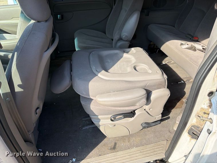 image for item DT3065 2003 Dodge Grand Caravan van