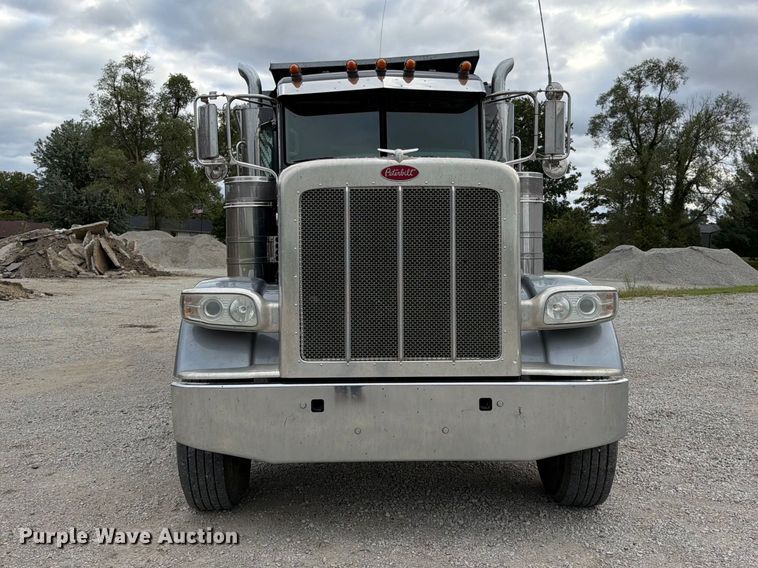 image for item DT3076 2012 Peterbilt 388 dump truck