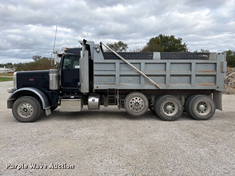 image for item DT3076 2012 Peterbilt 388 dump truck
