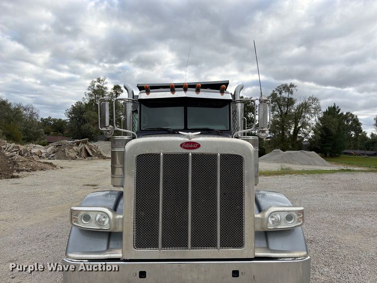 image for item DT3076 2012 Peterbilt 388 dump truck