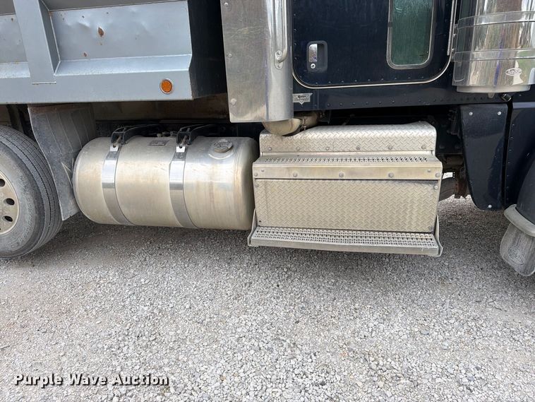 image for item DT3076 2012 Peterbilt 388 dump truck