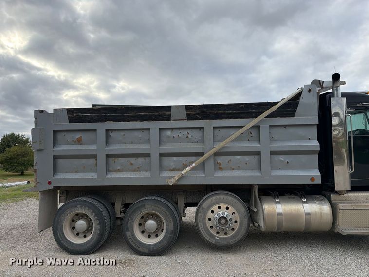 image for item DT3076 2012 Peterbilt 388 dump truck