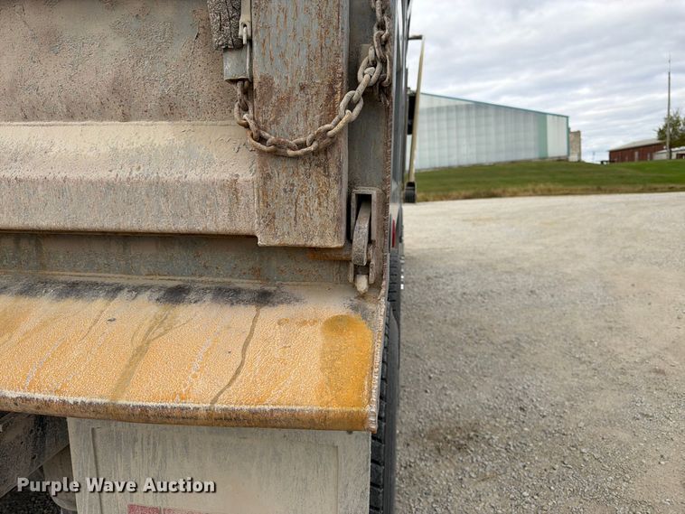 image for item DT3076 2012 Peterbilt 388 dump truck