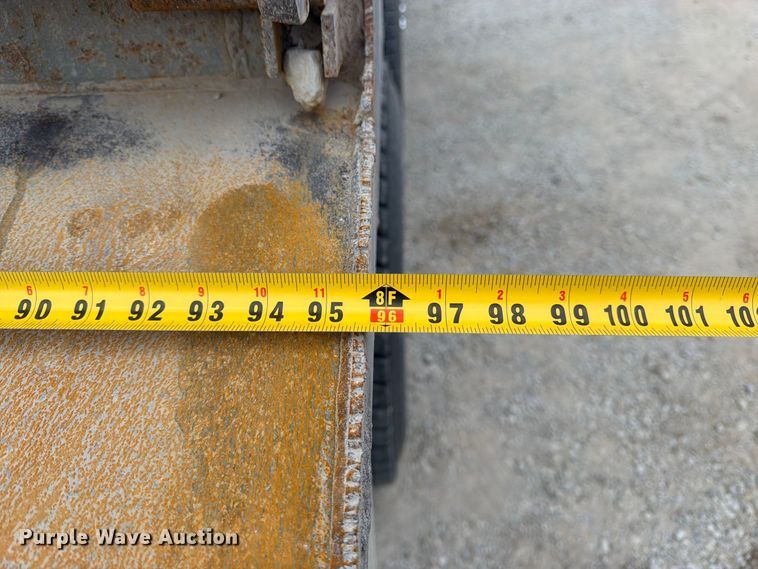 image for item DT3076 2012 Peterbilt 388 dump truck