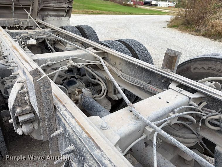 image for item DT3076 2012 Peterbilt 388 dump truck