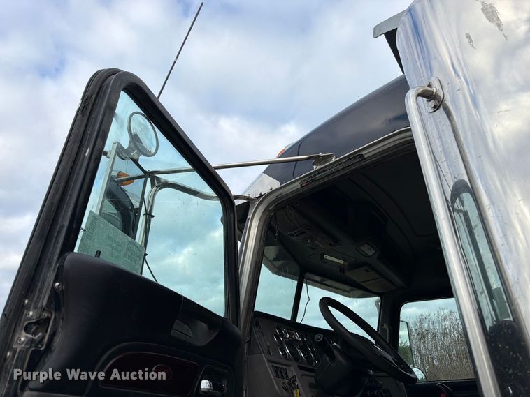 image for item DT3076 2012 Peterbilt 388 dump truck