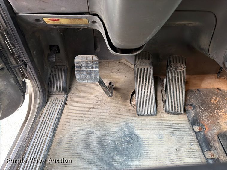 image for item DT3076 2012 Peterbilt 388 dump truck