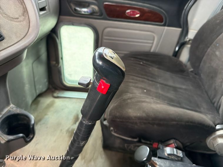 image for item DT3076 2012 Peterbilt 388 dump truck