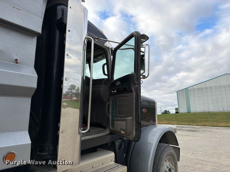 image for item DT3076 2012 Peterbilt 388 dump truck