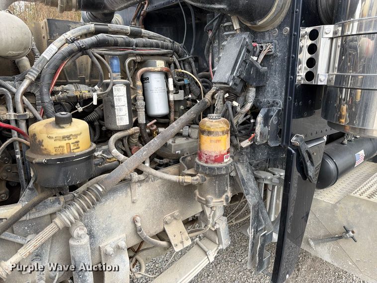 image for item DT3076 2012 Peterbilt 388 dump truck