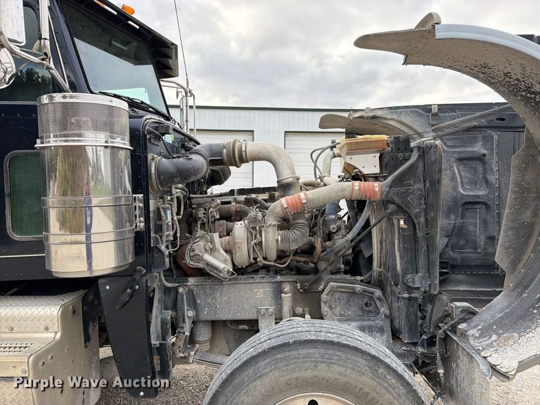 image for item DT3076 2012 Peterbilt 388 dump truck