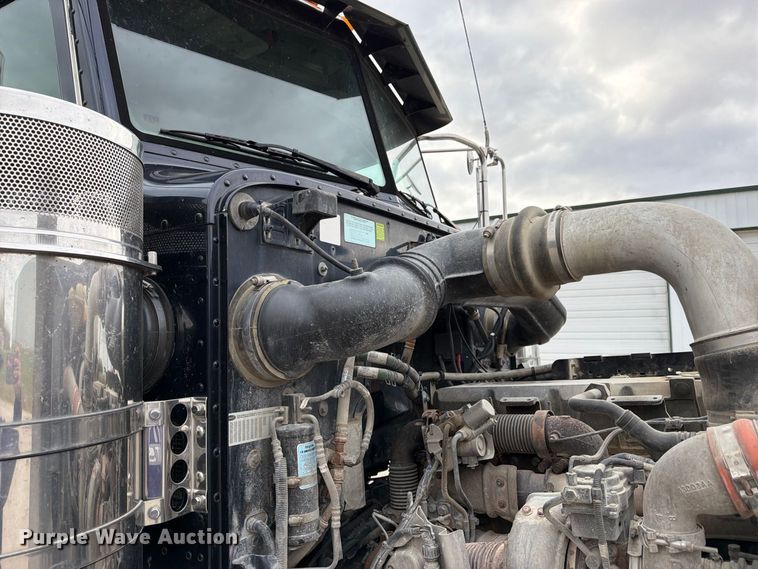 image for item DT3076 2012 Peterbilt 388 dump truck