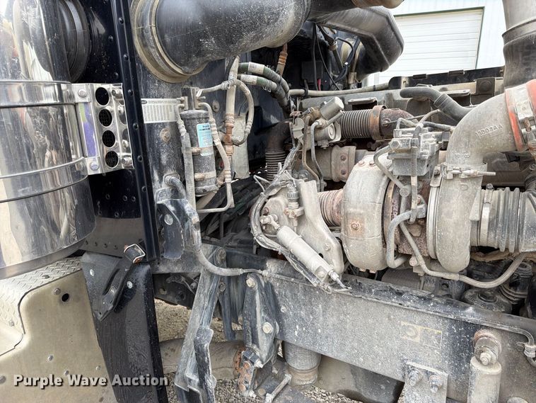 image for item DT3076 2012 Peterbilt 388 dump truck