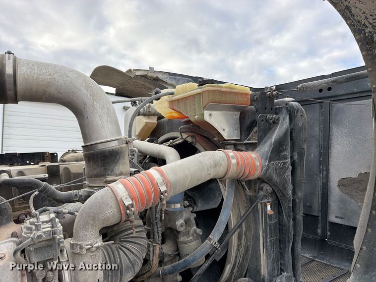 image for item DT3076 2012 Peterbilt 388 dump truck