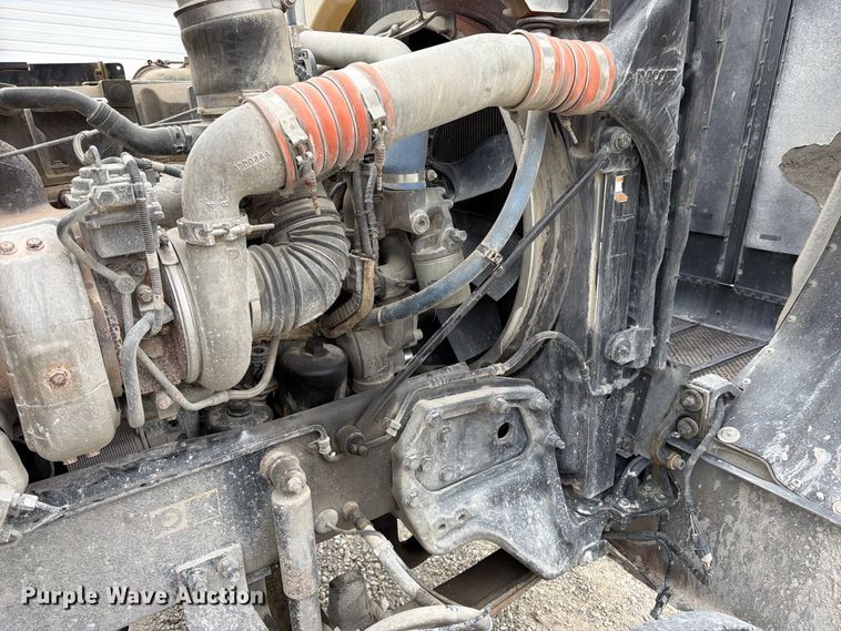 image for item DT3076 2012 Peterbilt 388 dump truck