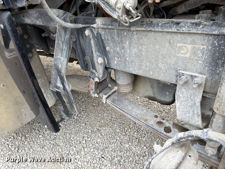 image for item DT3076 2012 Peterbilt 388 dump truck