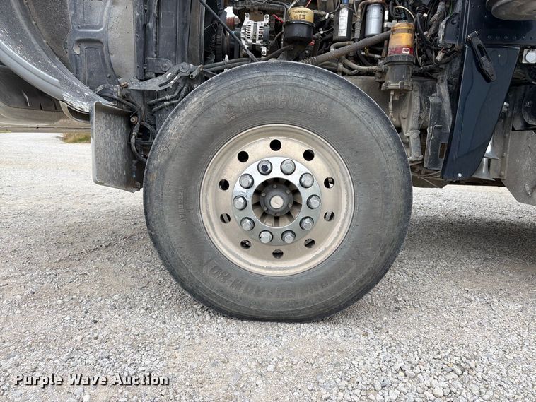 image for item DT3076 2012 Peterbilt 388 dump truck