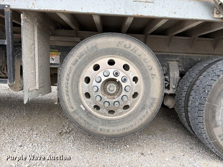 image for item DT3076 2012 Peterbilt 388 dump truck