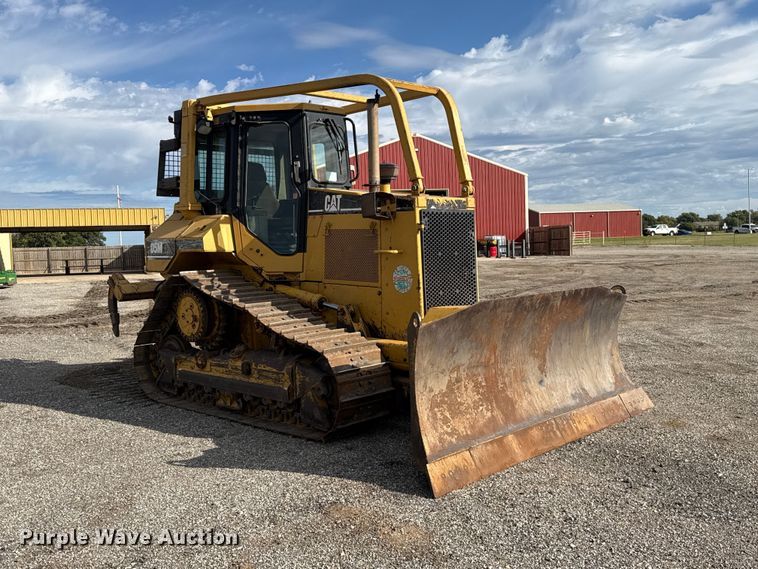 image for item DT6739 1998 Caterpillar D5M XL dozer