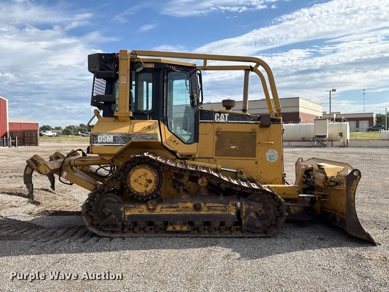 image for item DT6739 1998 Caterpillar D5M XL dozer