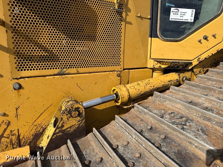 image for item DT6739 1998 Caterpillar D5M XL dozer