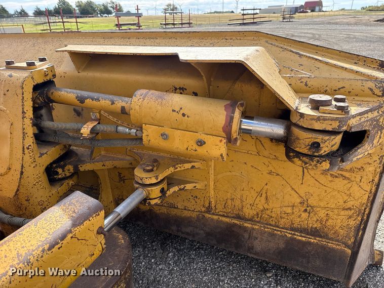 image for item DT6739 1998 Caterpillar D5M XL dozer