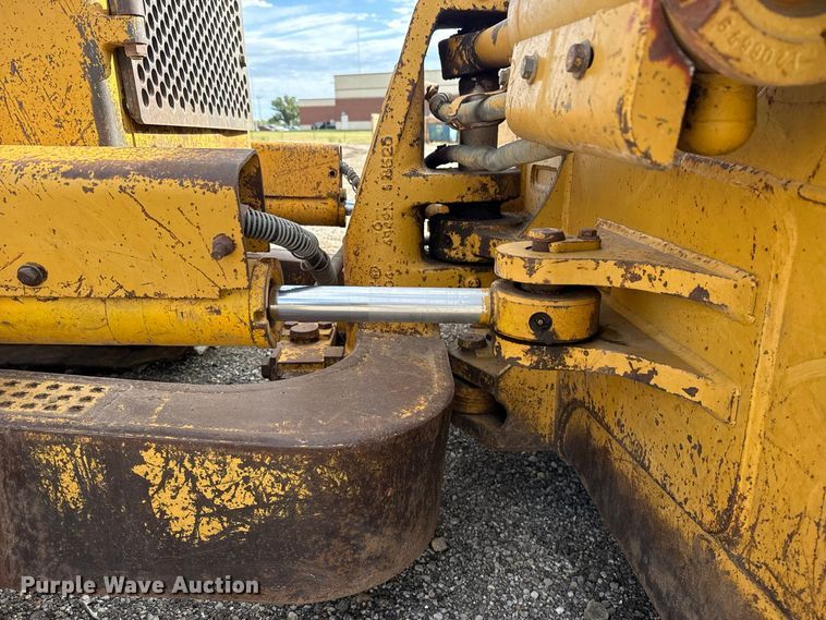 image for item DT6739 1998 Caterpillar D5M XL dozer
