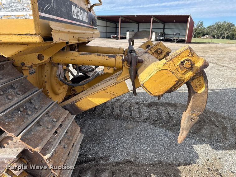 image for item DT6739 1998 Caterpillar D5M XL dozer