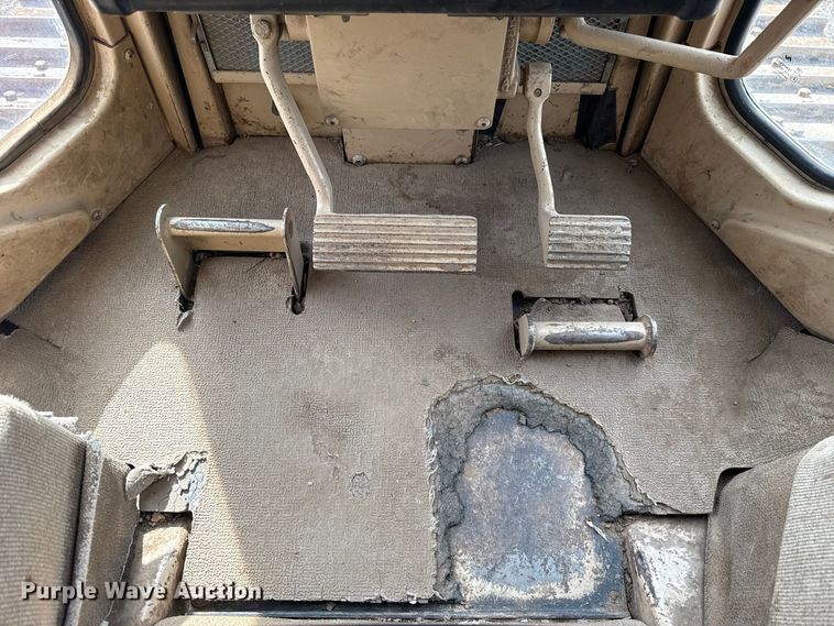 image for item DT6739 1998 Caterpillar D5M XL dozer