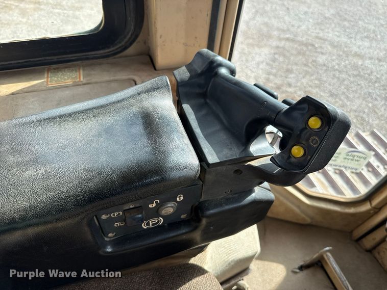 image for item DT6739 1998 Caterpillar D5M XL dozer