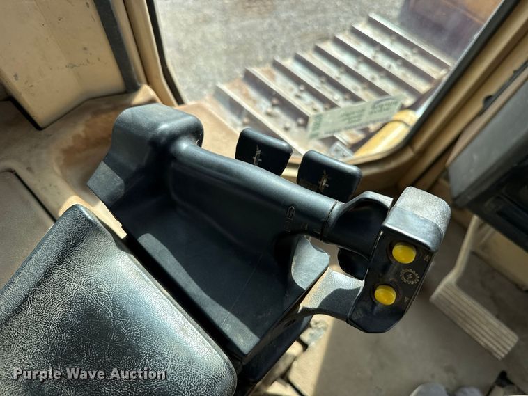 image for item DT6739 1998 Caterpillar D5M XL dozer