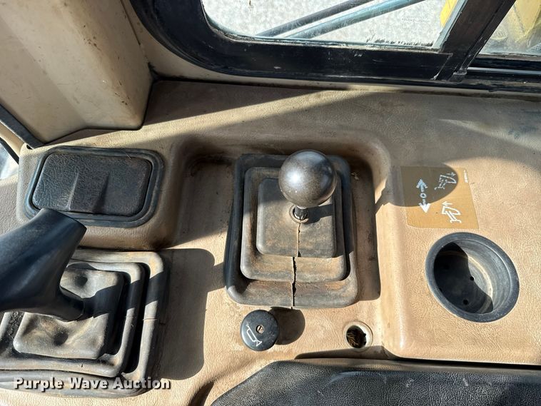 image for item DT6739 1998 Caterpillar D5M XL dozer