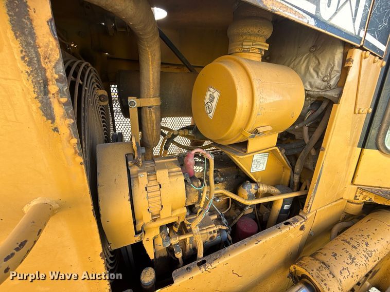 image for item DT6739 1998 Caterpillar D5M XL dozer