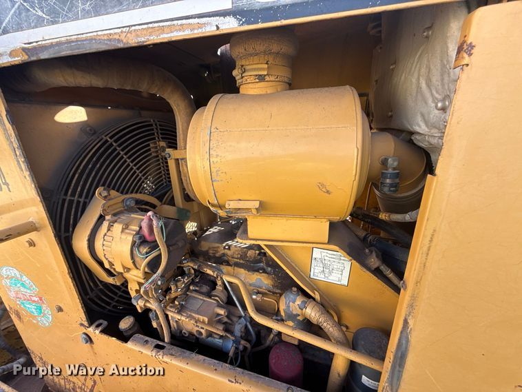 image for item DT6739 1998 Caterpillar D5M XL dozer