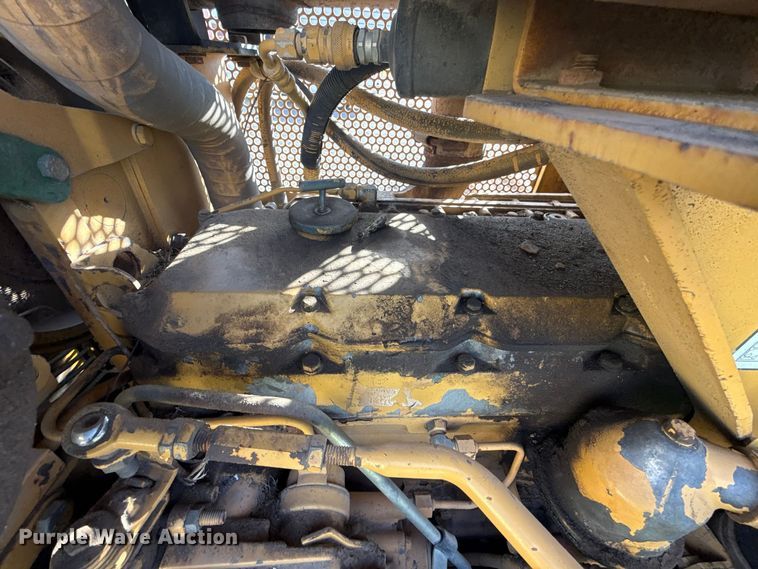 image for item DT6739 1998 Caterpillar D5M XL dozer