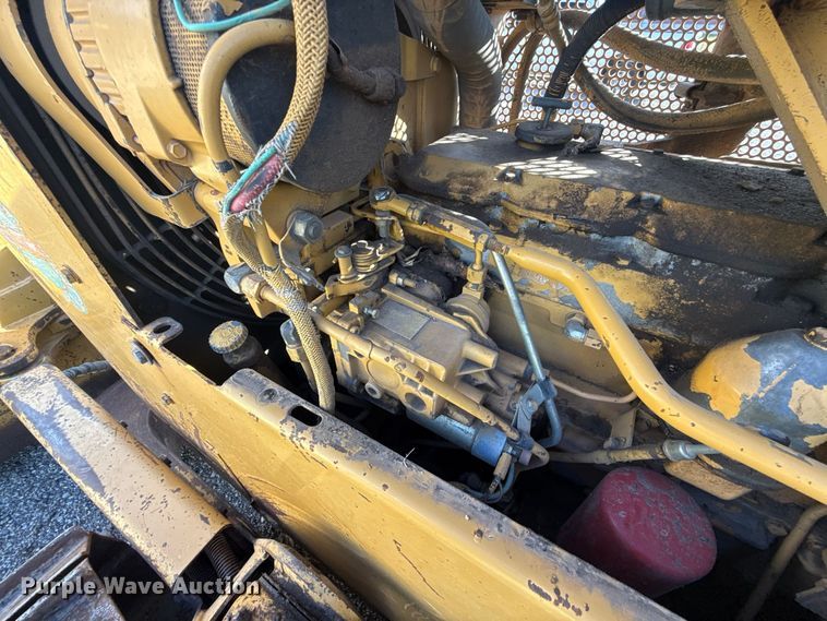 image for item DT6739 1998 Caterpillar D5M XL dozer