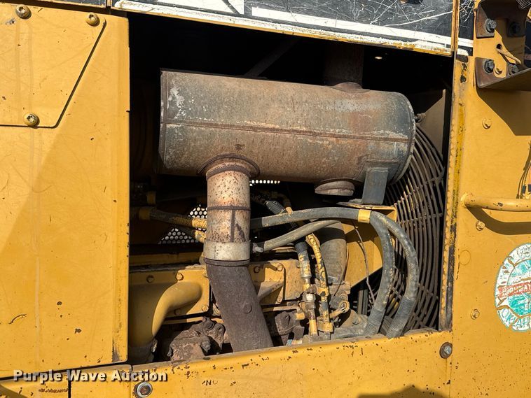 image for item DT6739 1998 Caterpillar D5M XL dozer