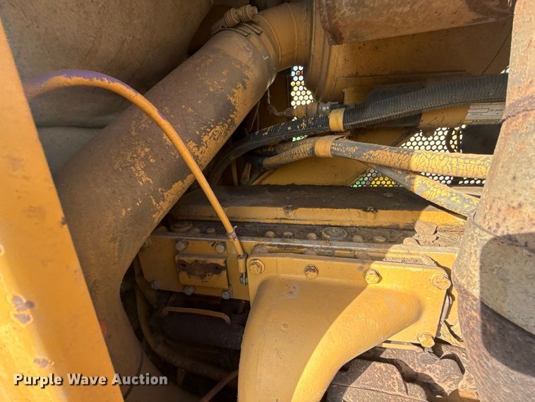 image for item DT6739 1998 Caterpillar D5M XL dozer
