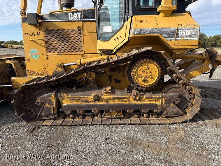image for item DT6739 1998 Caterpillar D5M XL dozer