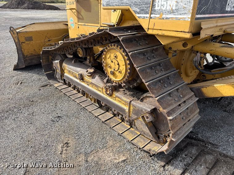 image for item DT6739 1998 Caterpillar D5M XL dozer