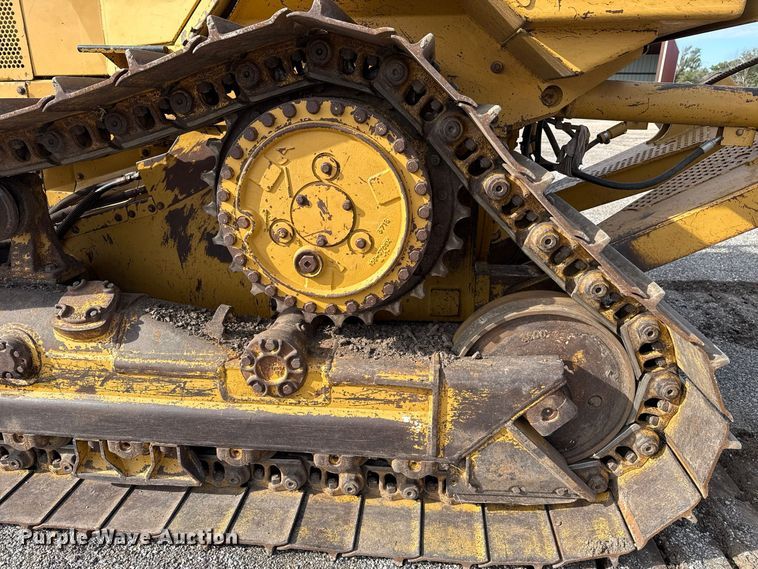 image for item DT6739 1998 Caterpillar D5M XL dozer