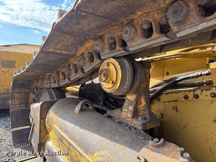 image for item DT6739 1998 Caterpillar D5M XL dozer