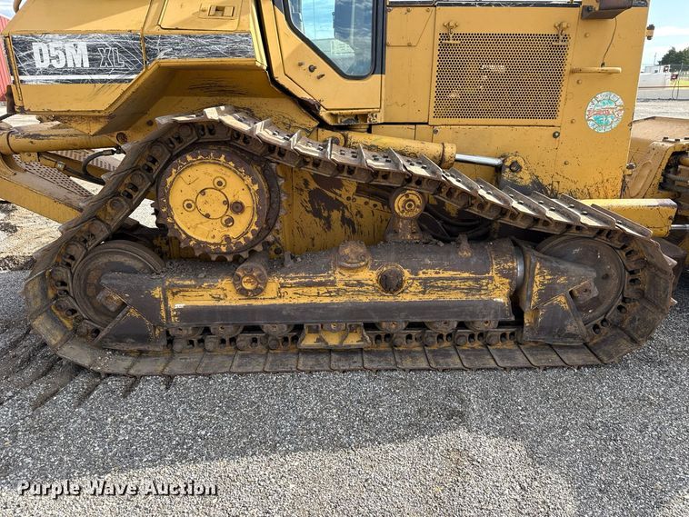 image for item DT6739 1998 Caterpillar D5M XL dozer