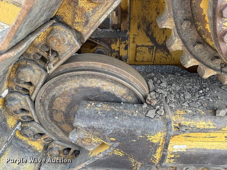 image for item DT6739 1998 Caterpillar D5M XL dozer