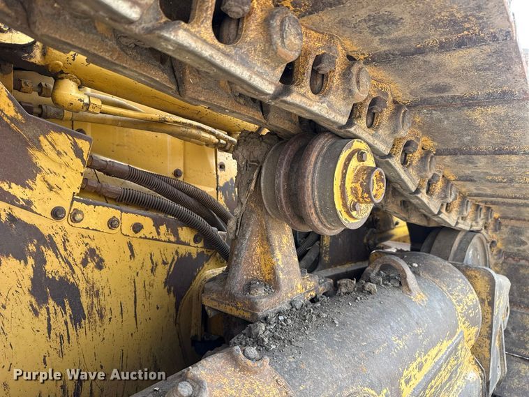 image for item DT6739 1998 Caterpillar D5M XL dozer