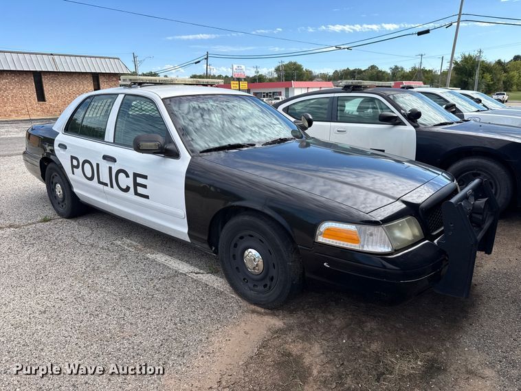 image for item DT6742 2005 Ford Crown Victoria Police Interceptor 